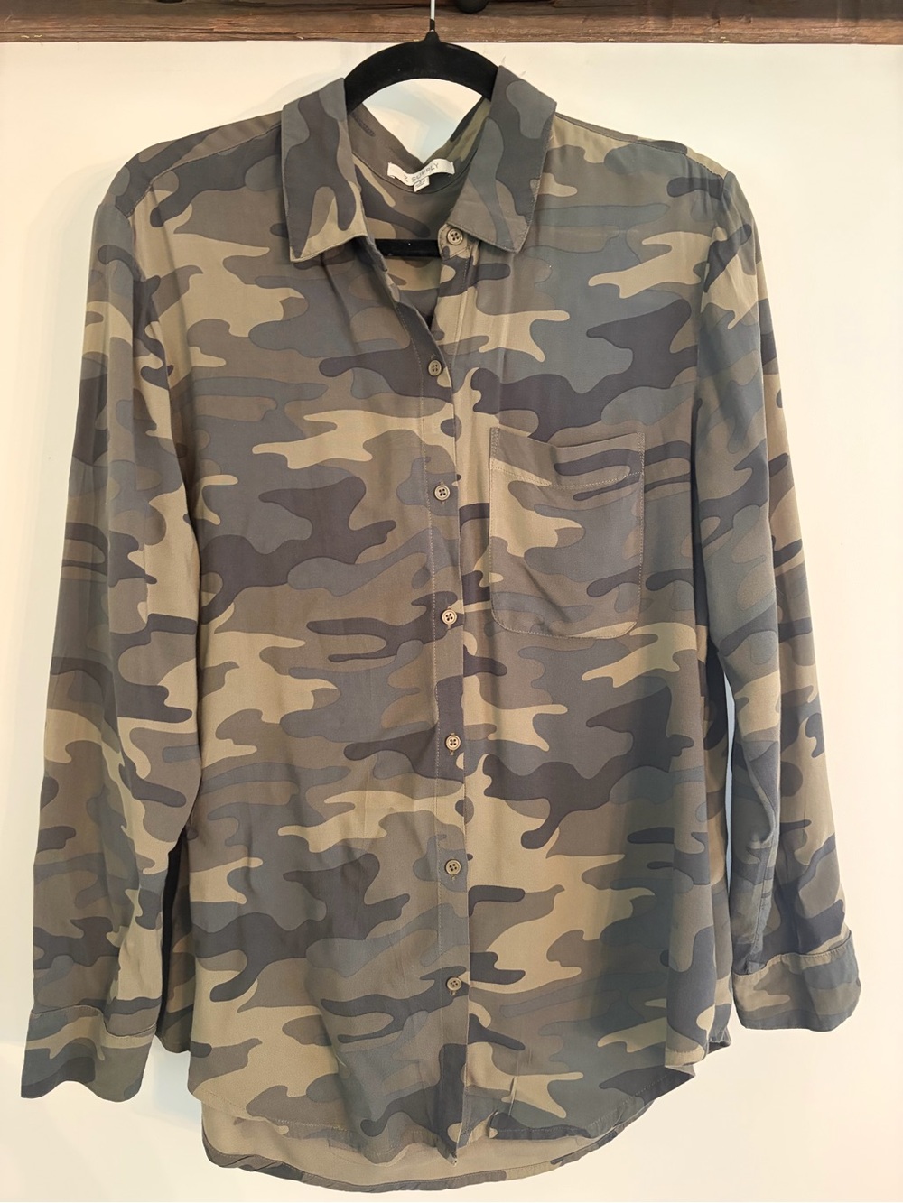 Women’s  Z SUPPLY Camouflage Button-Up Shirt - Olive/Gray